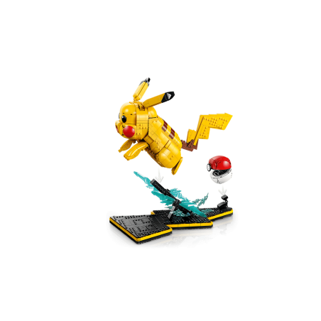 Pikachu y Poké Ball.