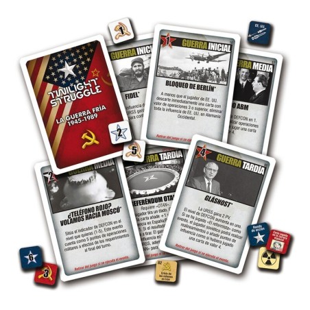 cartas del juego de mesa de dos jugadores twilight struggle de devir