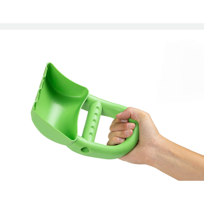 Pala sin mango para excavar en la arena. Pala sin mango para excavar en la arena.