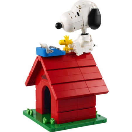 Peanuts: Snoopy's Doghouse.