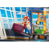 Torre de control y aeropuerto.