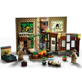 Hogwarts™ Moment: Herbology Class.