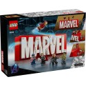 Logotipo MARVEL y minifiguras.